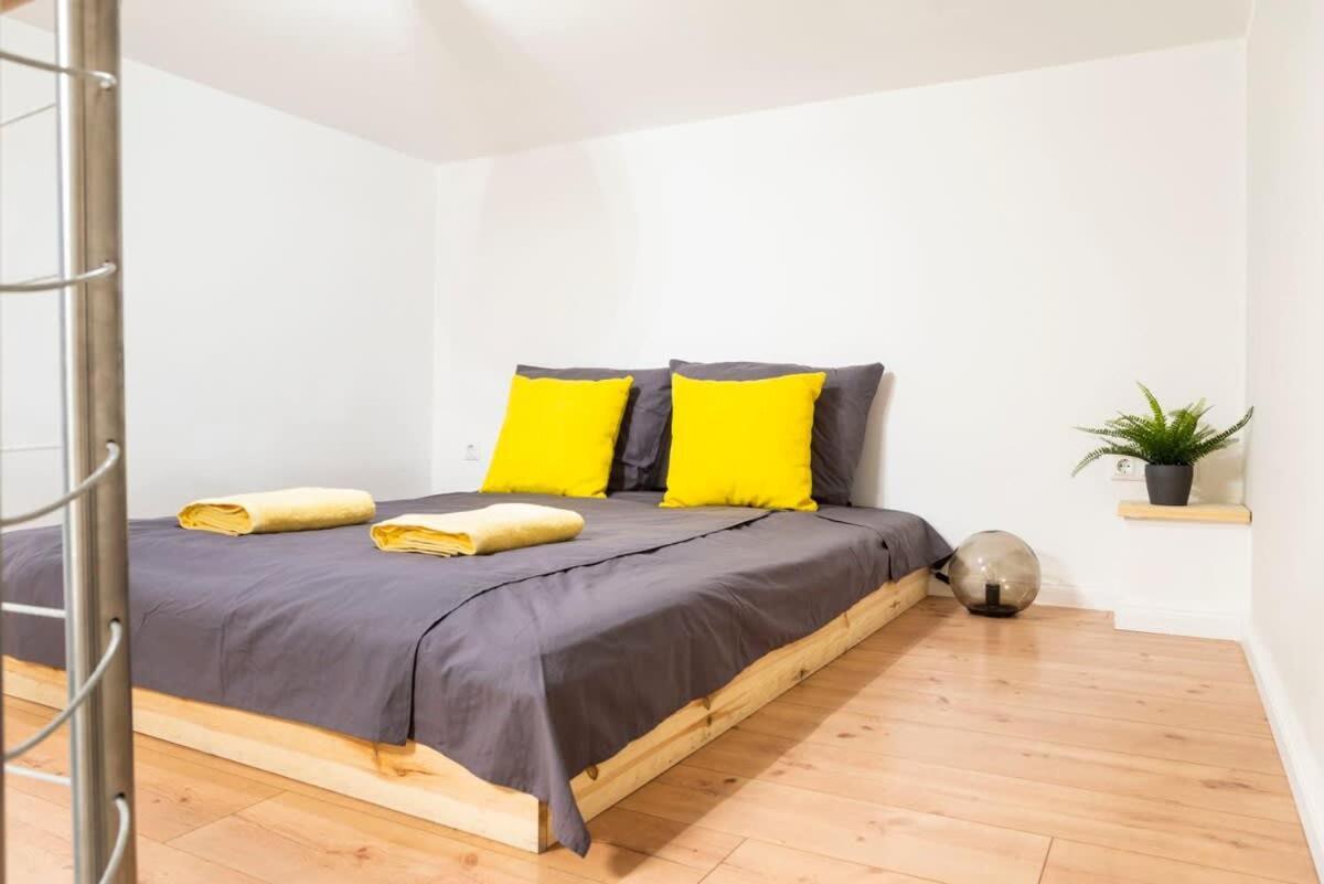 Spacious Two Br Plus Ac Plus Selfcheckin Берлин Экстерьер фото